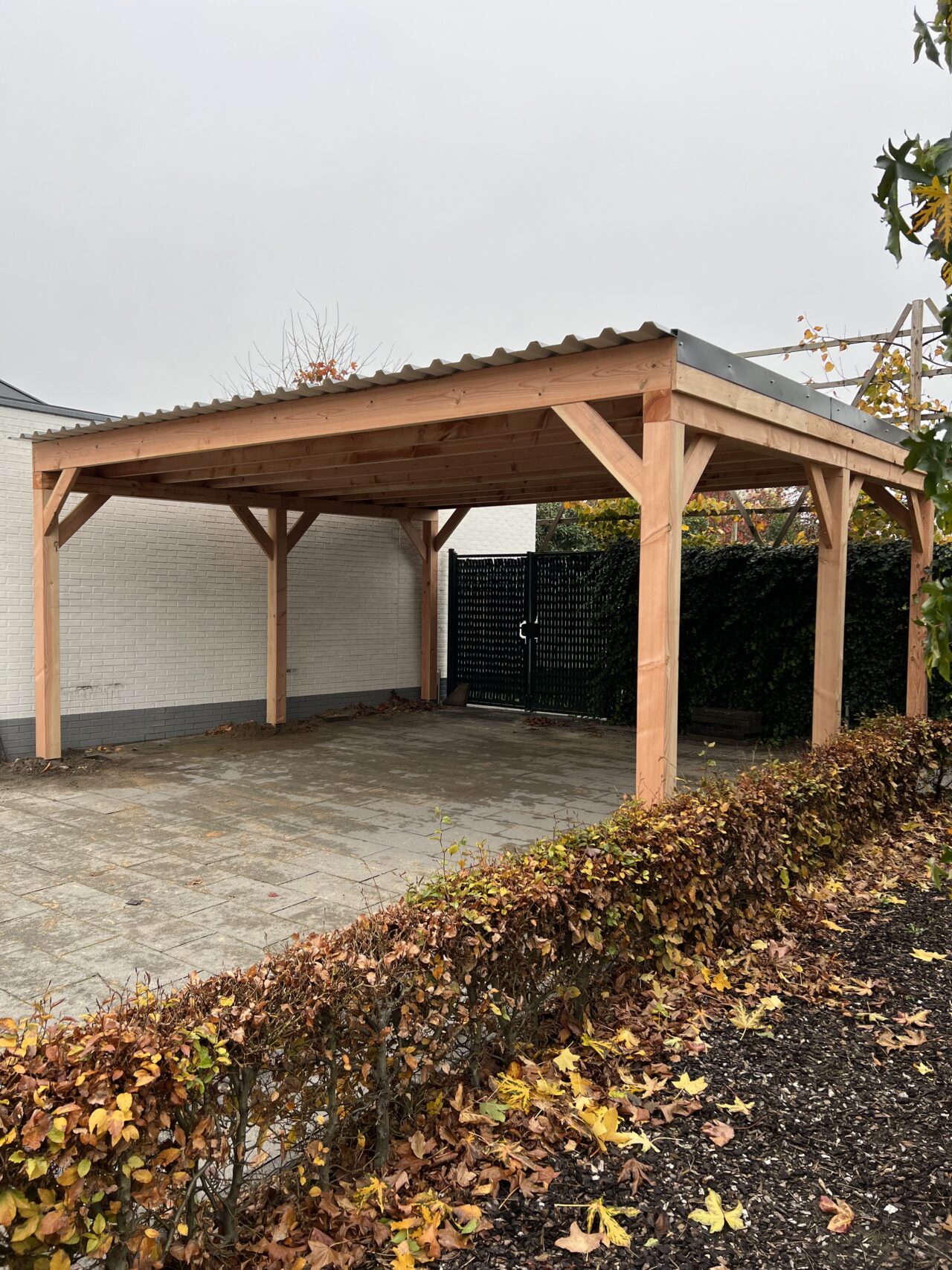 Poppelaars houtontwerp brede carport