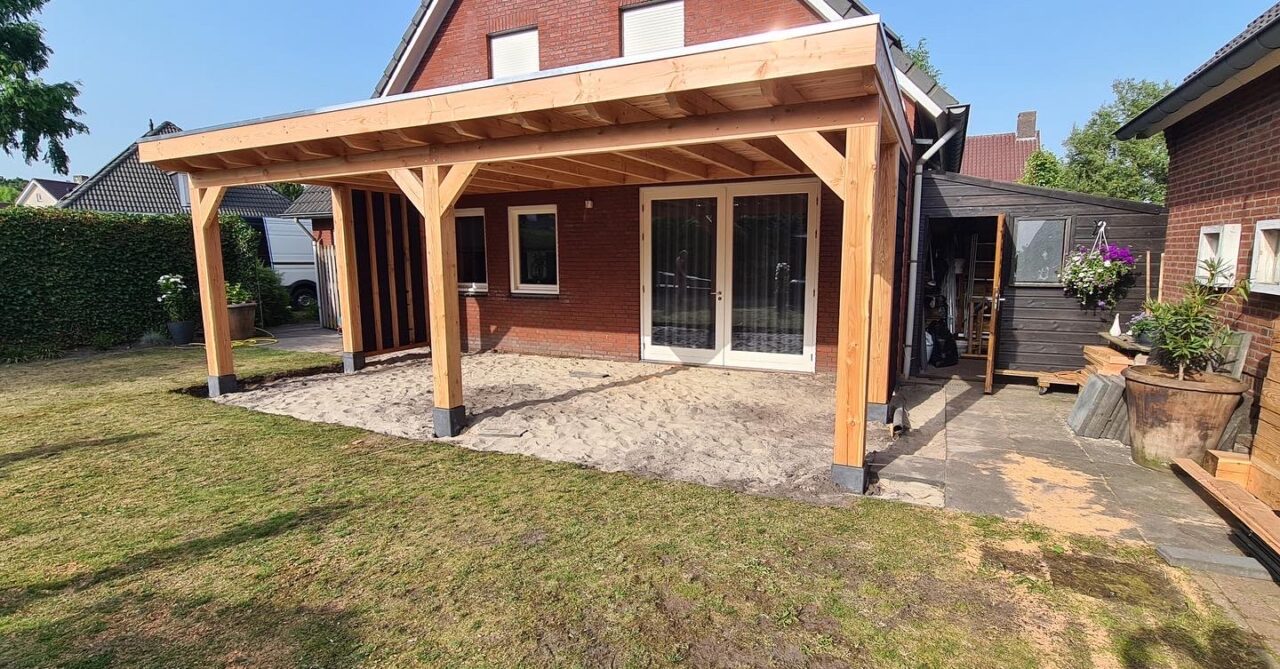 Poppelaars houtontwerp tuinoverkapping zonder terras